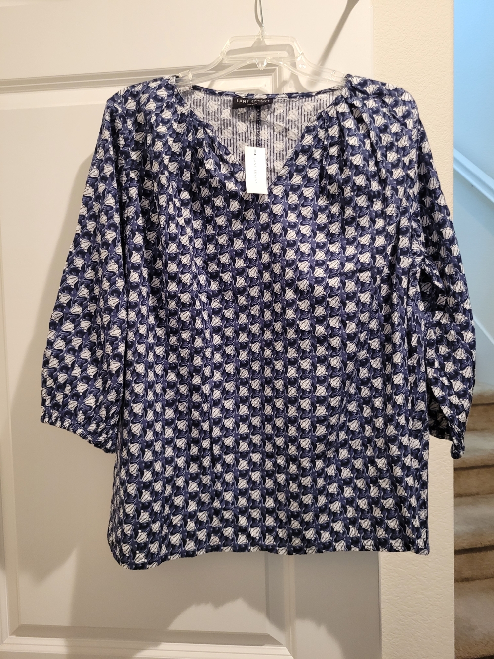 Lane Bryant Navy Patterned V-Neck Women’s Blouse NWT Size 18
